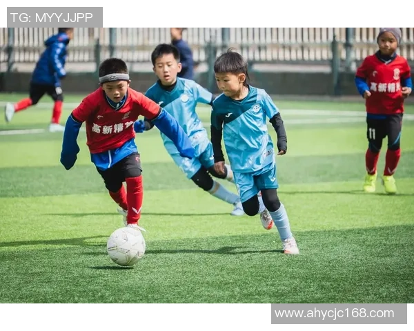 足球明星写真集:捕捉绿茵场上的激情瞬间与荣耀时刻